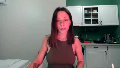 Mia online show from April 2026 06:05:01 PM