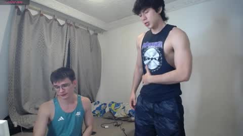 Scot y Patrick online show from April 2026 12:09:02 AM