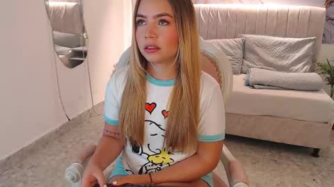 Snapshot of _tiffany1 chatting on November 2025 10:09:02 PM _tiffany1 online show from November 2025 10:09:02 PM