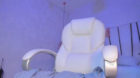 Rousse  online show from December 2024 07:07:02 PM