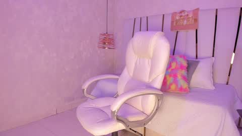 Rousse  online show from December 2024 07:14:01 PM