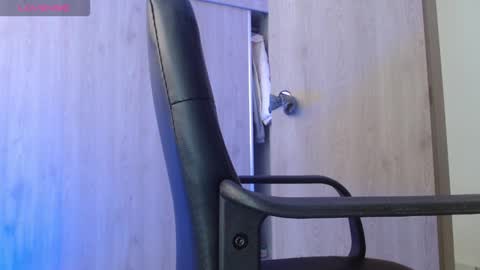 Rousse  online show from March 2026 07:09:01 PM