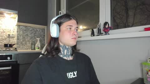 _torfin_ online show from February 2025 10:04:02 PM