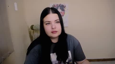 Snapshot of _trisha_li chatting on September 2025 06:24:02 AM Trisha online show from September 2025 06:24:02 AM