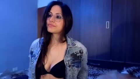 Gwen trying again online show from March 2026 01:06:02 PM