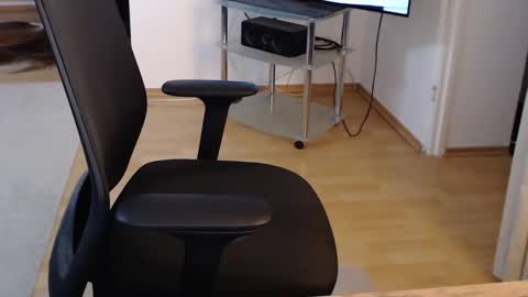 _trythis_ online show from November 2025 09:03:02 PM