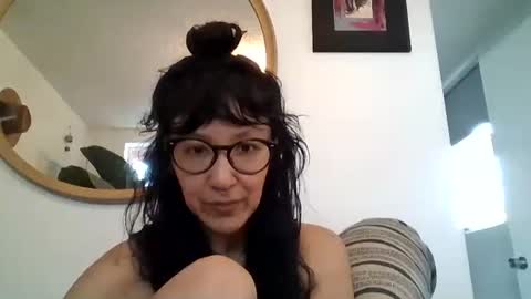 _tutti_frutti_ online show from February 2026 11:01:01 PM