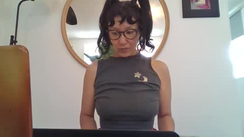 _tutti_frutti_ online show from April 2026 08:28:02 PM