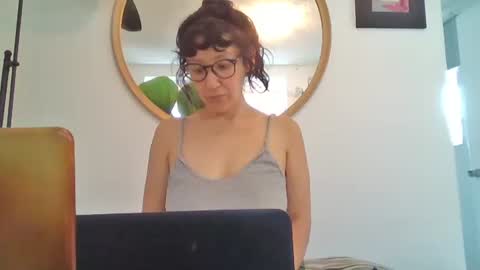 _tutti_frutti_ online show from May 2026 09:09:01 PM