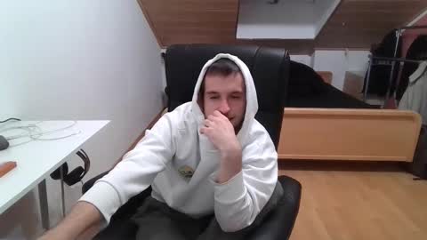 Snapshot of _v_l_a_d_ chatting on October 2025 10:21:02 PM Vlad online show from October 2025 10:21:02 PM