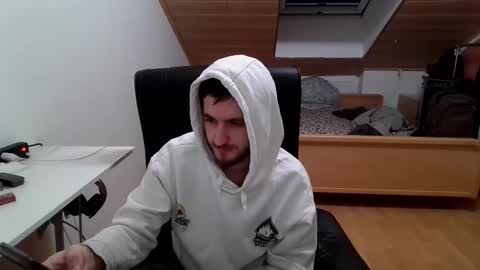 Snapshot of _v_l_a_d_ chatting on November 2025 01:15:01 AM Vlad online show from November 2025 01:15:01 AM