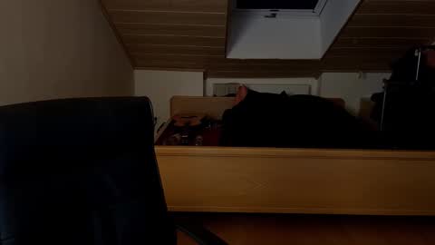 Snapshot of _v_l_a_d_ chatting on February 2026 01:37:02 AM Vlad online show from February 2026 01:37:02 AM