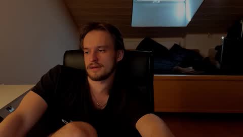 Snapshot of _v_l_a_d_ chatting on March 2026 11:27:02 AM Vlad online show from March 2026 11:27:02 AM