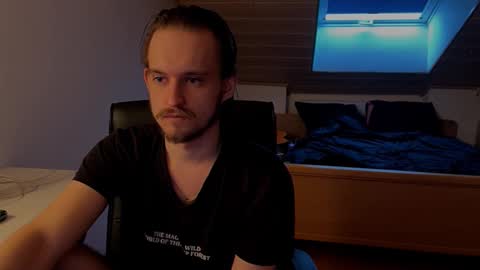 Snapshot of _v_l_a_d_ chatting on March 2026 08:11:02 AM Vlad online show from March 2026 08:11:02 AM