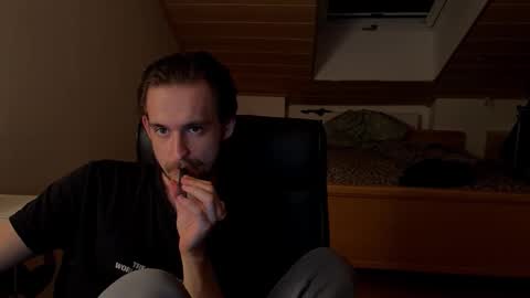 Snapshot of _v_l_a_d_ chatting on March 2026 05:52:01 PM Vlad online show from March 2026 05:52:01 PM