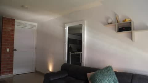 Anastasia Vahos online show from September 2025 05:16:02 PM