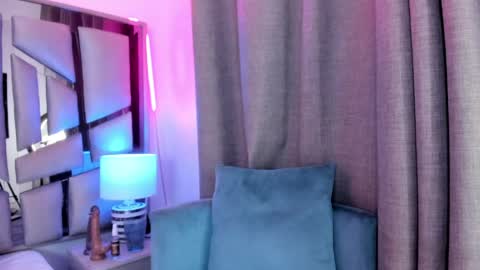 _valeria_saenz_ online show from April 2026 03:43:02 AM