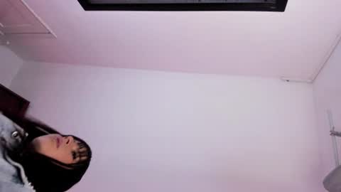 Snapshot of _valeria_saenz_ chatting on June 2026 03:19:02 AM _valeria_saenz_ online show from June 2026 03:19:02 AM