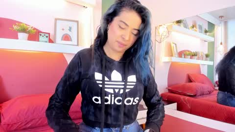 _valeryboobs_ online show from September 2025 12:51:01 PM