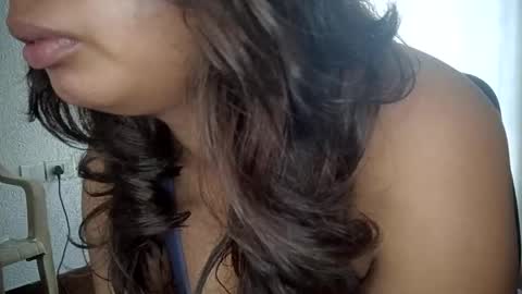 Snapshot of _vanshika_0 chatting on September 2025 08:03:01 AM _vanshika_0 online show from September 2025 08:03:01 AM