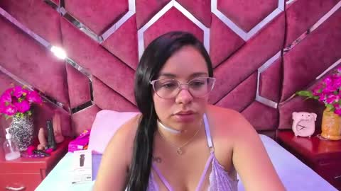 _violeta18_ online show from November 2025 03:27:01 AM