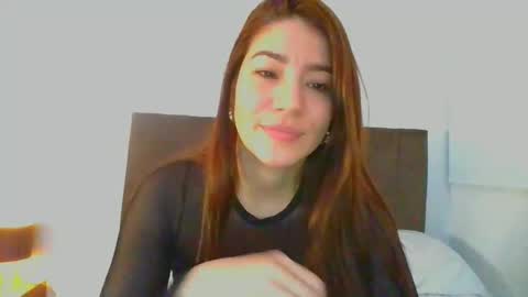 Snapshot of _violeta_white_ chatting on December 2024 02:41:02 AM Violeta online show from December 2024 02:41:02 AM