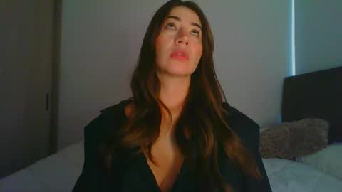 Snapshot of _violeta_white_ chatting on January 2025 10:12:02 PM Violeta online show from January 2025 10:12:02 PM