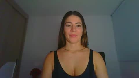 Snapshot of _violeta_white_ chatting on February 2025 02:15:01 AM Violeta online show from February 2025 02:15:01 AM
