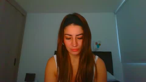 Snapshot of _violeta_white_ chatting on February 2025 10:42:02 PM Violeta online show from February 2025 10:42:02 PM