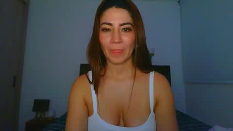Snapshot of _violeta_white_ chatting on February 2025 01:48:02 AM Violeta online show from February 2025 01:48:02 AM
