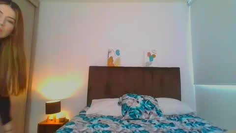 Snapshot of _violeta_white_ chatting on March 2025 10:34:02 PM Violeta online show from March 2025 10:34:02 PM