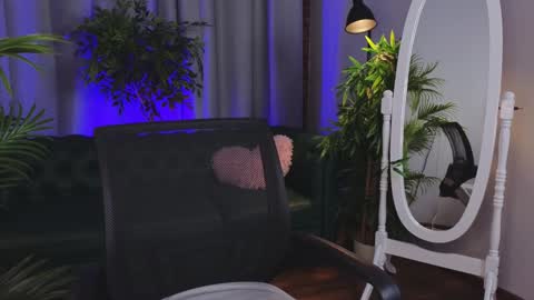 Snapshot of _wendy_evans_ chatting on December 2024 04:52:02 PM Wendy online show from December 2024 04:52:02 PM