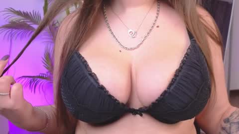 Snapshot of _wendy_evans_ chatting on January 2025 07:39:01 PM Wendy online show from January 2025 07:39:01 PM