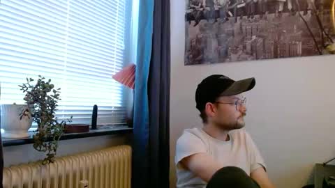 Snapshot of _whoisthatguy_ chatting on October 2025 02:51:02 PM _whoisthatguy_ online show from October 2025 02:51:02 PM
