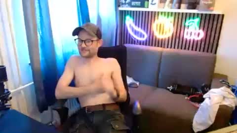 _whoisthatguy_ online show from June 2026 02:09:01 PM