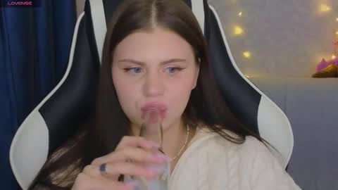 Snapshot of _wifi_ chatting on March 2026 06:47:02 PM Fiona and Wayne online show from March 2026 06:47:02 PM