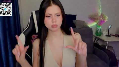 Snapshot of _wifi_ chatting on March 2026 05:52:01 PM Fiona and Wayne online show from March 2026 05:52:01 PM