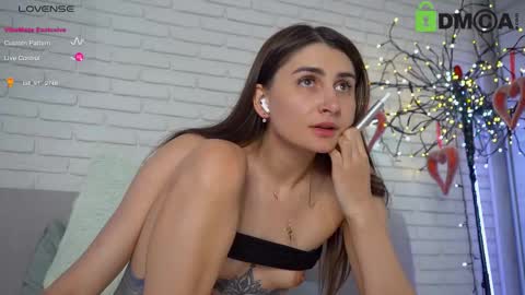 Snapshot of _wild_berry chatting on February 2025 05:11:02 AM Lily online show from February 2025 05:11:02 AM