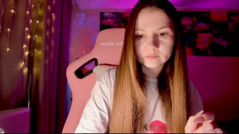 Snapshot of _witch__ chatting on January 2025 08:18:02 AM Enni online show from January 2025 08:18:02 AM
