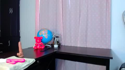 Snapshot of _xxxlittlegirl chatting on December 2024 03:36:02 PM ZARA online show from December 2024 03:36:02 PM