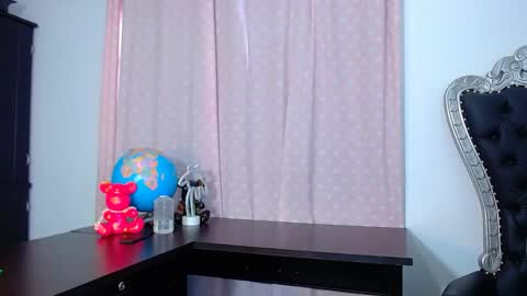 Snapshot of _xxxlittlegirl chatting on December 2024 12:28:01 PM ZARA online show from December 2024 12:28:01 PM
