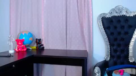 Snapshot of _xxxlittlegirl chatting on December 2024 12:30:02 PM ZARA online show from December 2024 12:30:02 PM