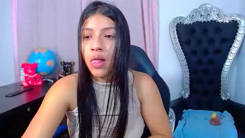 Snapshot of _xxxlittlegirl chatting on January 2025 03:09:02 PM ZARA online show from January 2025 03:09:02 PM