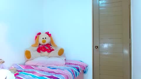 Snapshot of _xxxlittlegirl chatting on September 2025 01:57:02 PM ZARA online show from September 2025 01:57:02 PM