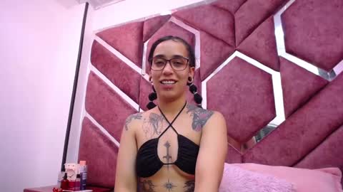 Snapshot of _yeinlyn_ chatting on January 2025 03:25:01 PM yeeeen online show from January 2025 03:25:01 PM