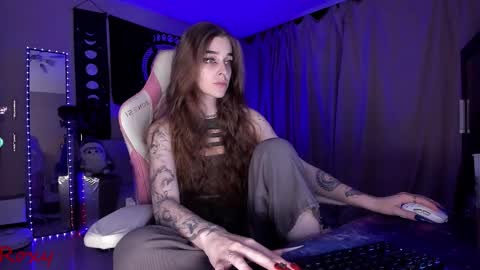 Roxy online show from October 2025 11:01:02 PM