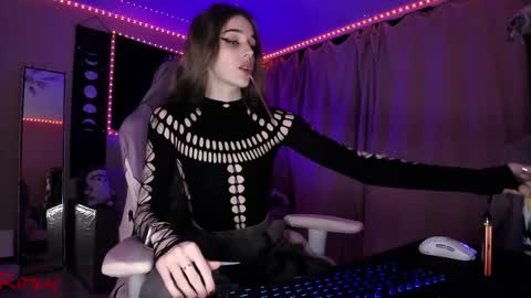 Roxy online show from April 2026 03:14:02 PM
