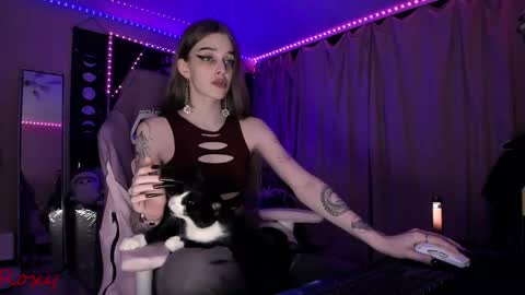 Roxy online show from April 2026 05:30:01 PM