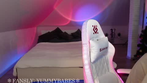 Snapshot of _yummybabes_ chatting on January 2025 05:45:02 PM Nicole Thomas Dave online show from January 2025 05:45:02 PM