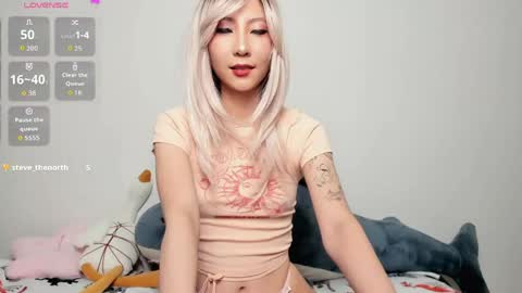 Mia online show from May 2026 10:49:02 PM